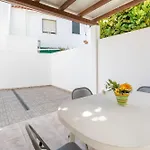 Cozy 3 Bdr House Duplex With Patio By Lovelystay Σπίτι διακοπών