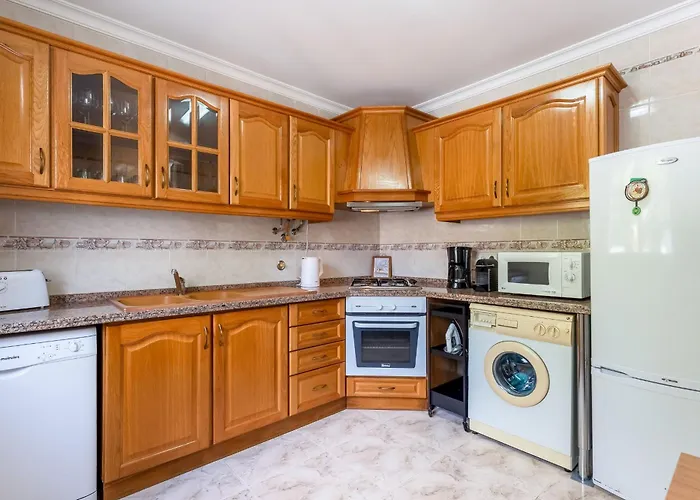 Holiday home Cozy 3 Bdr House Duplex With Patio By Lovelystay *