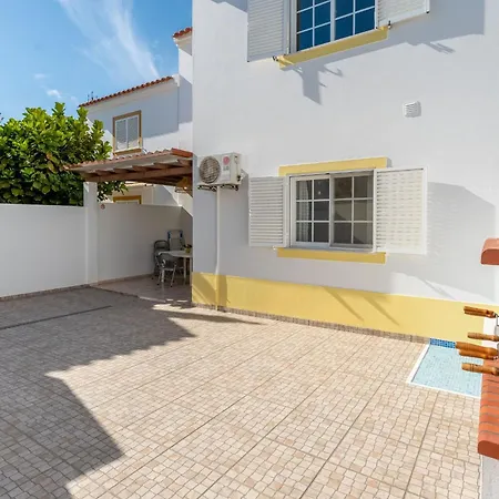 Holiday home Cozy 3 Bdr House Duplex With Patio By Lovelystay