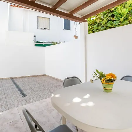 Cozy 3 Bdr House Duplex With Patio By Lovelystay Feriehus