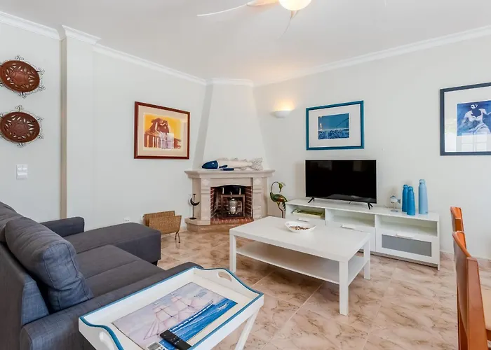 Cozy 3 Bdr House Duplex With Patio By Lovelystay