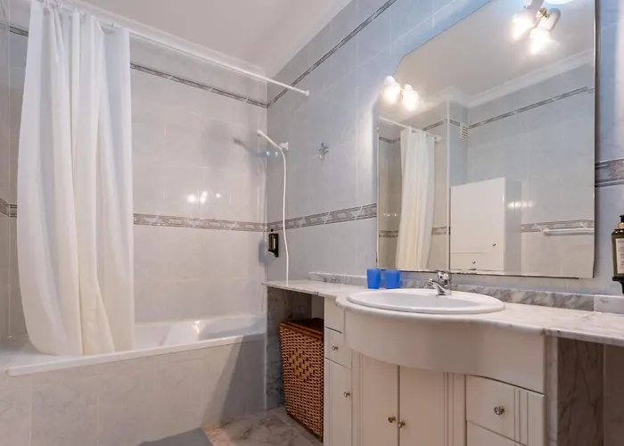 Nyaraló Cozy 3 Bdr House Duplex With Patio By Lovelystay *
