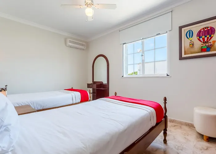 Cozy 3 Bdr House Duplex With Patio By Lovelystay Nyaraló