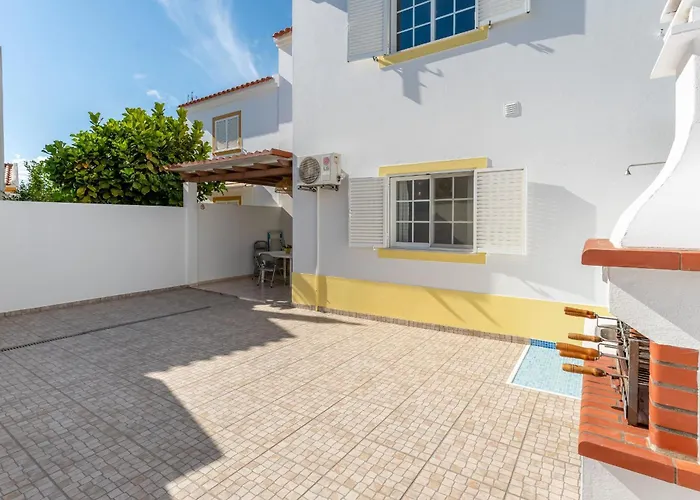 Nyaraló Cozy 3 Bdr House Duplex With Patio By Lovelystay