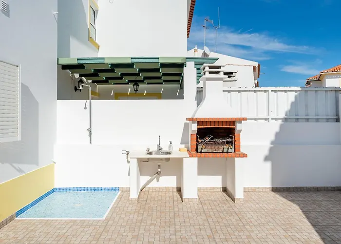 Cozy 3 Bdr House Duplex With Patio By Lovelystay *