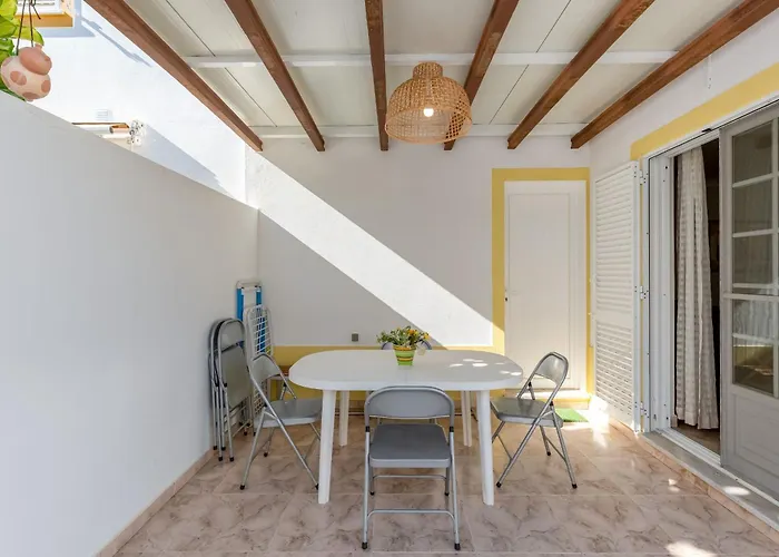 Cozy 3 Bdr House Duplex With Patio By Lovelystay *