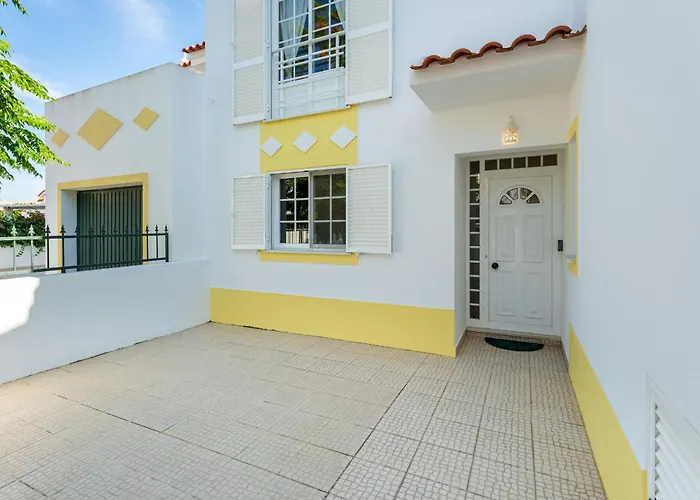 Nyaraló Cozy 3 Bdr House Duplex With Patio By Lovelystay